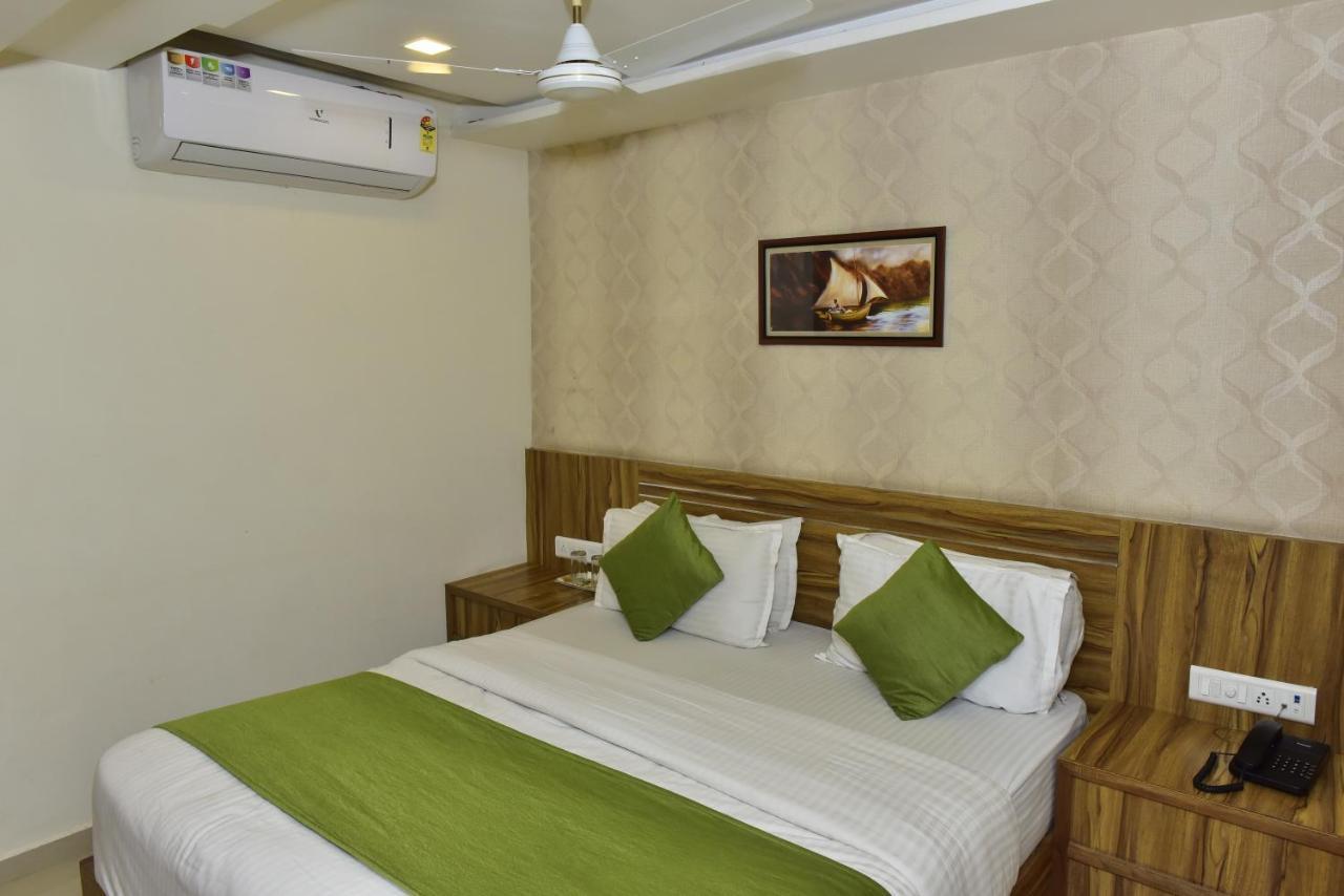 Hotel Dreamland Vadodara Eksteriør bilde